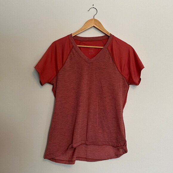 North Face. Reactor T-Shirt. Pink/Salmon Color. Size Medium. Womens. - Picture 1 of 6